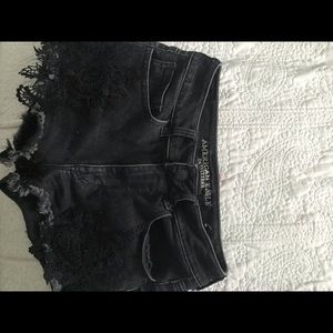 Black high waisted AE shorts!